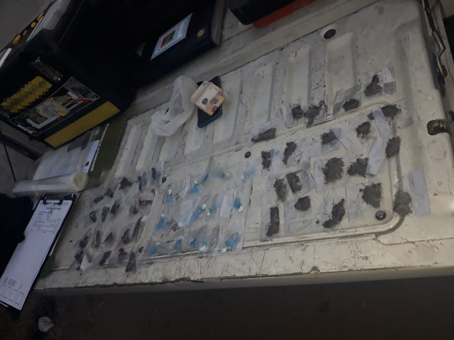 FOTO GNA NARCOMENUDEO. Eran 24 g de coca&iacute;na y 26 de marihuana.
