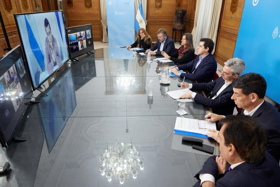 FOTO NA MINISTROS. De Pedro, Frederic y Meoni acordaron con los gobernadores, entre los que se encontraba el rafaelino Omar Perotti, de la provincia de Santa Fe.