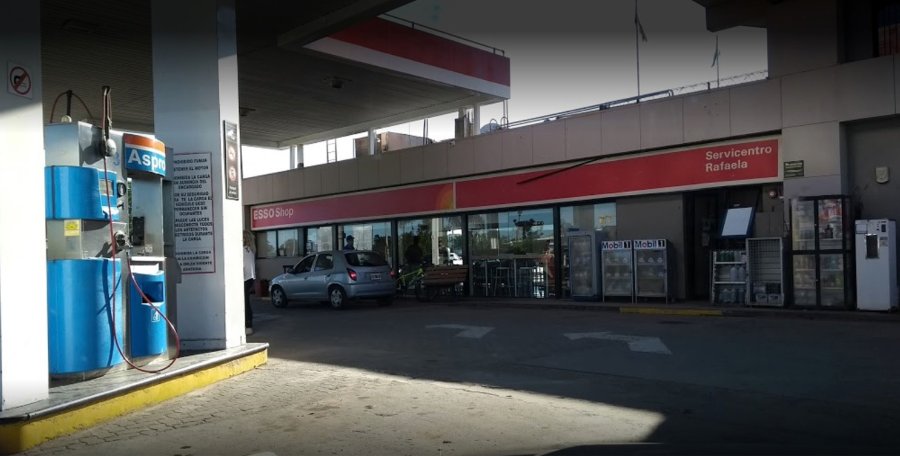 FOTO GOOGLE "LA CRUZ". La conocida estaci&oacute;n de servicios fue v&iacute;ctima de audaces y peligrosos delincuentes.