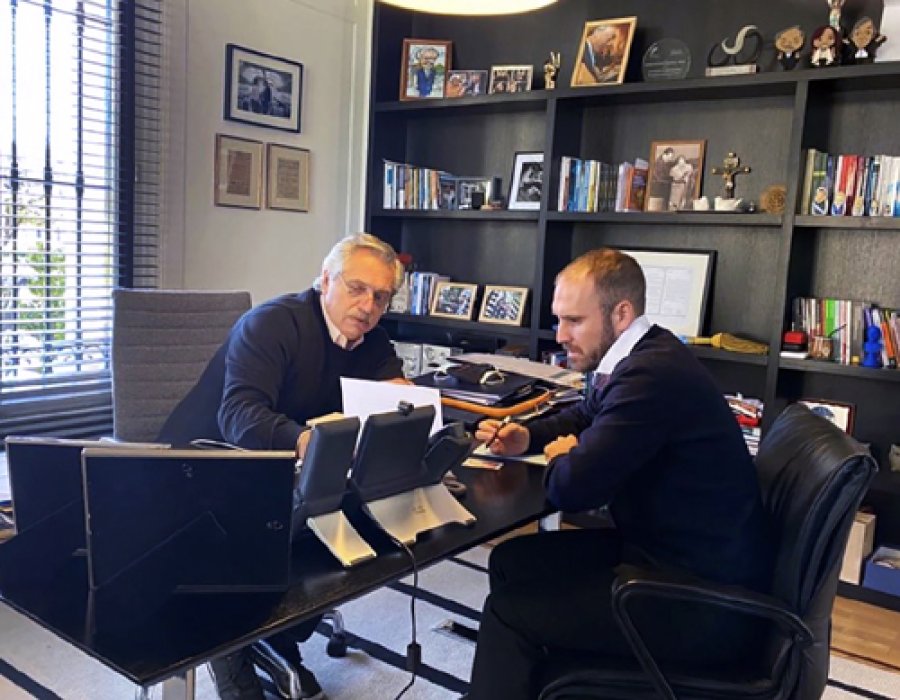 FOTO NA ATENTOS. Fern&aacute;ndez y Guzm&aacute;n ayer por la ma&ntilde;ana en Olivos.