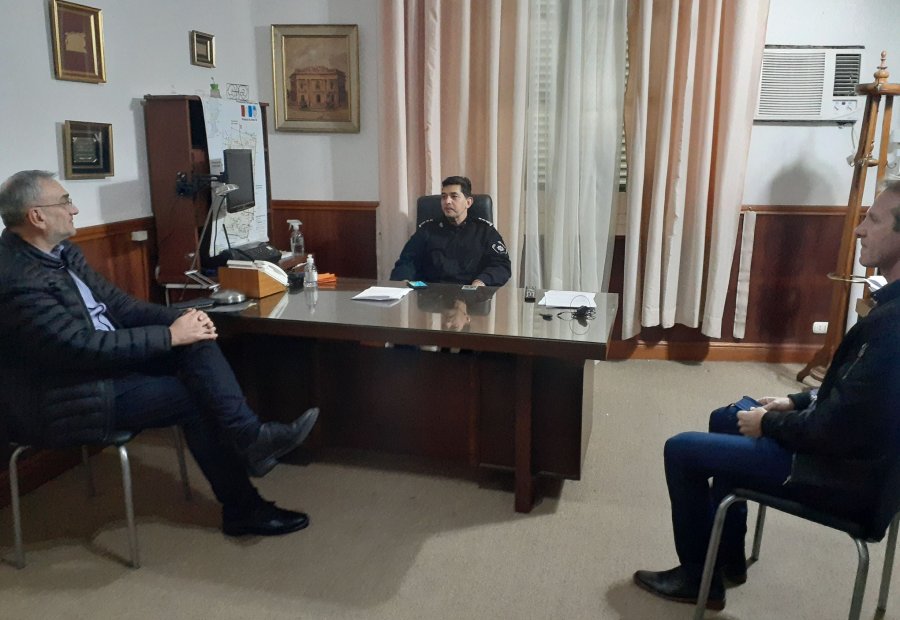 FOTO PRENSA AC// ENCUENTRO./ Alcides Calvo, Claudio Romano y Gonzalo Toselli durante la reciente reuni&oacute;n.