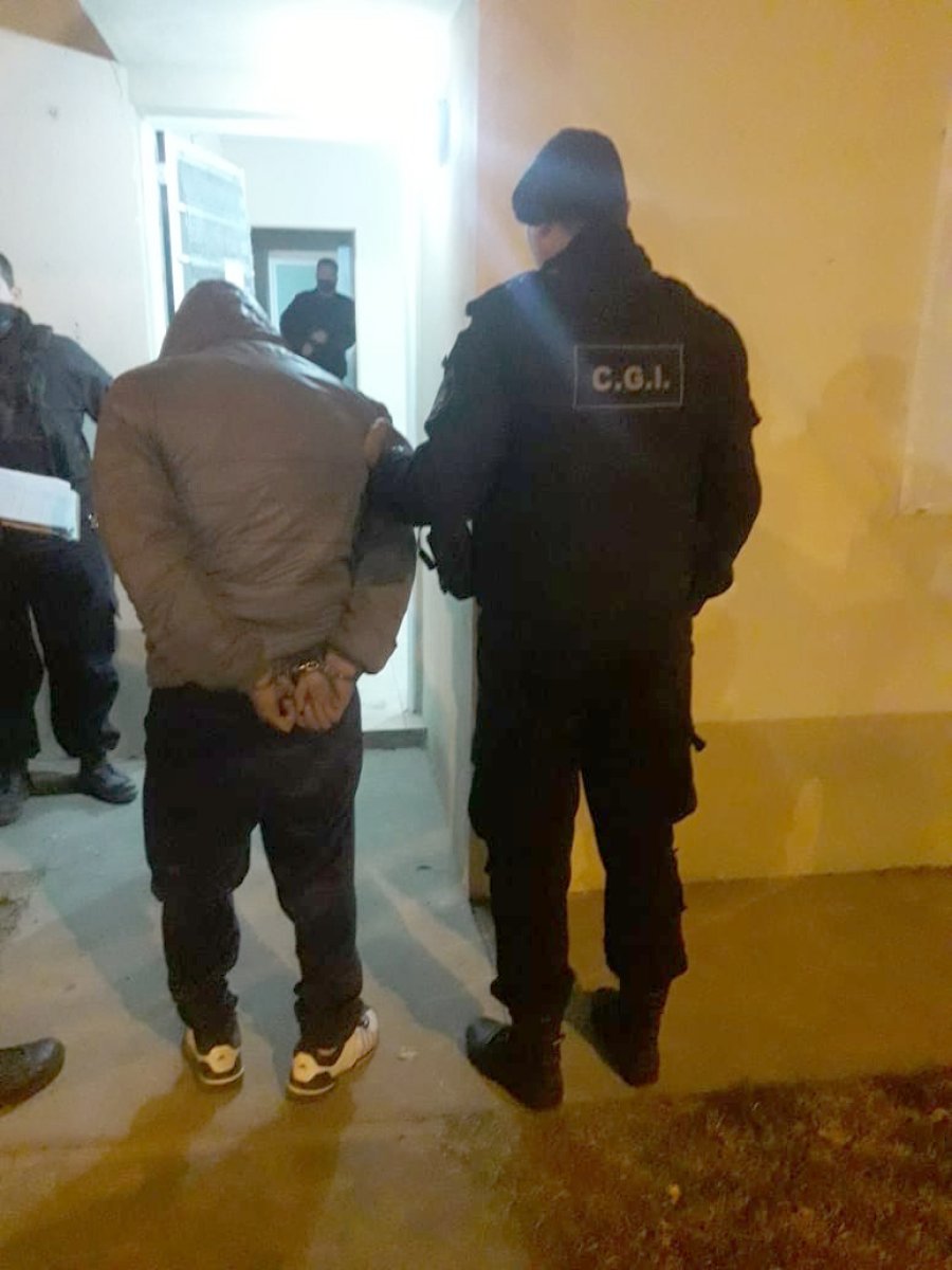 ARRESTADO. El individuo llevaba adem&aacute;s varias municiones sin usar en un bolsillo.