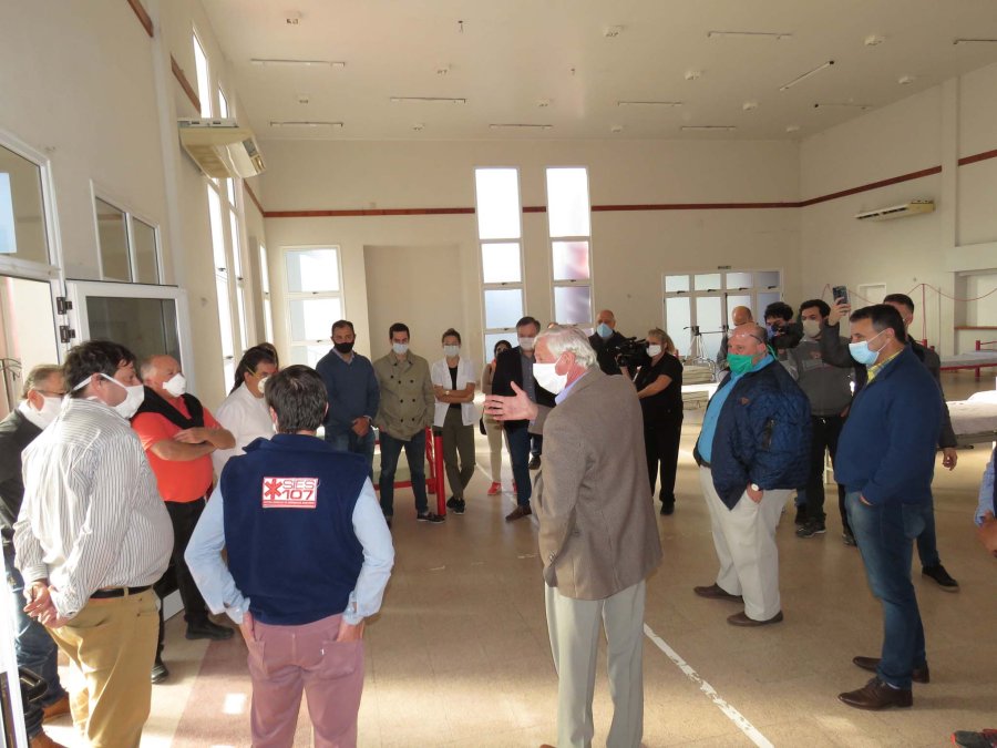 FOTO PRENSA MUNICIPALIDAD// MANDATARIOS./ Jefes de Gobiernos de distintas poblaciones en un encuentro para gestionar la incorporaci&oacute;n de personal en Salud.