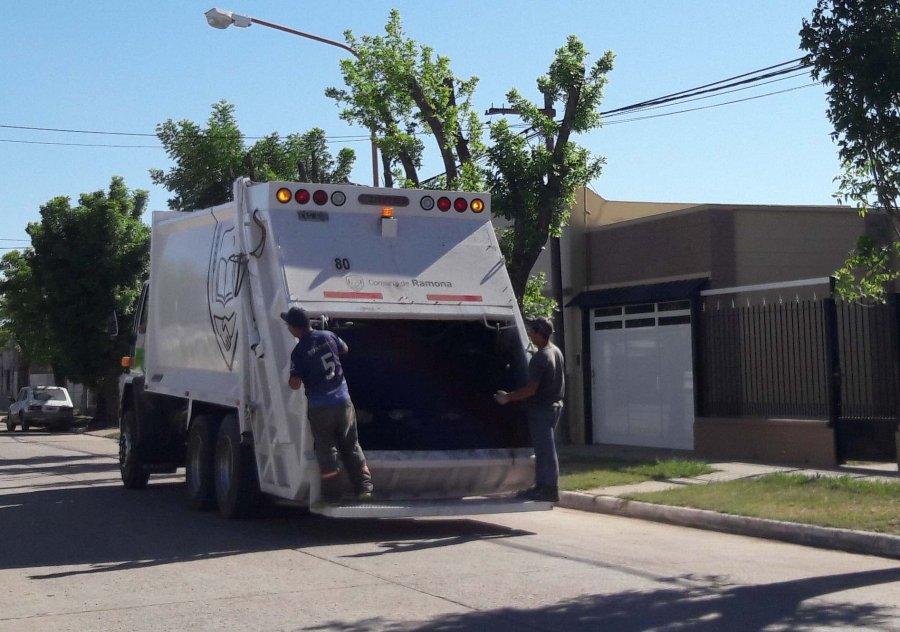 FOTO PRENSA COMUNA// RECOLECTOR.//Se implementaron cambios en el servicio. PUESTO// Est&aacute; ubicado en la intersecci&oacute;n de las Rutas provinciales 70 y 22. CURSO// Destinado a Bomberos y ofrecidos en Punto Digital.