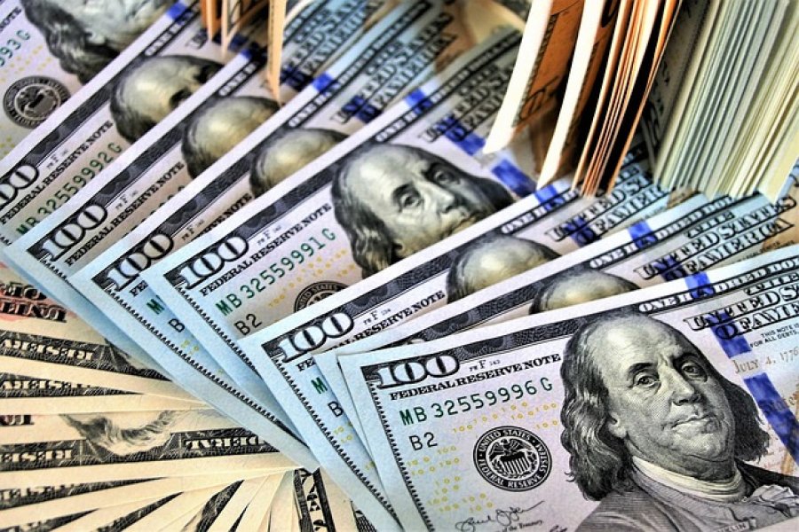 FOTO ARCHIVO DOLAR. La cotizaci&oacute;n del blue cay&oacute; dos pesos y cerr&oacute; ayer a $127.