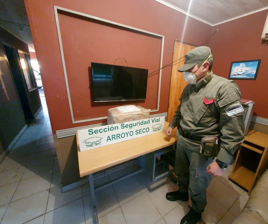 FOTO GNA SECCION "ARROYO SECO". El paquete ten&iacute;a como destino final la ciudad de Esquel, en la provincia de Chubut.