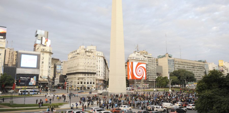 FOTO NA MOVILIZADOS. En el Obelisco se realiz&oacute; uno de los reclamos.