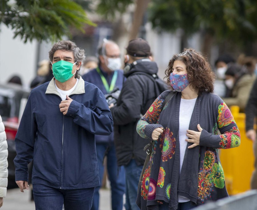FOTO NA RECORRIDA. Ferran Quiros y Carla Vizzotti durante el operativo Detectar.