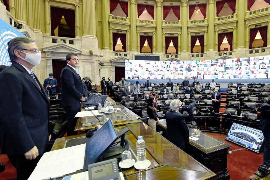FOTO NA DIPUTADOS. Los legisladores durante la sesi&oacute;n de ayer a la tarde.