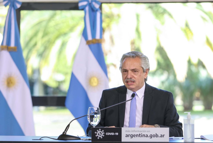 FOTO NA ALBERTO FERNANDEZ. Ayer realiz&oacute; el anuncio en un mensaje grabado.