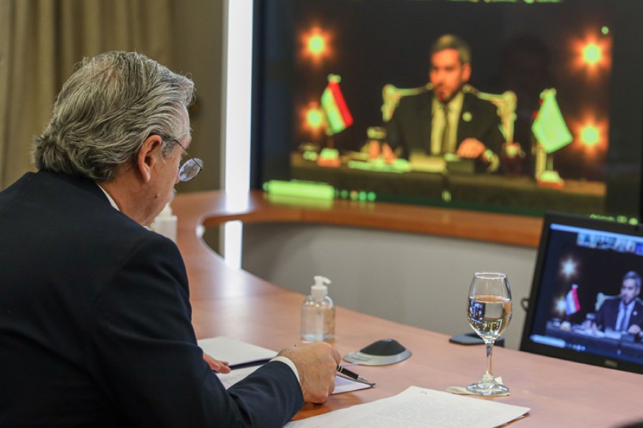 FOTO NA VIDEOCONFERENCIA. Fern&aacute;ndez particip&oacute; desde la Quinta de Olivos.