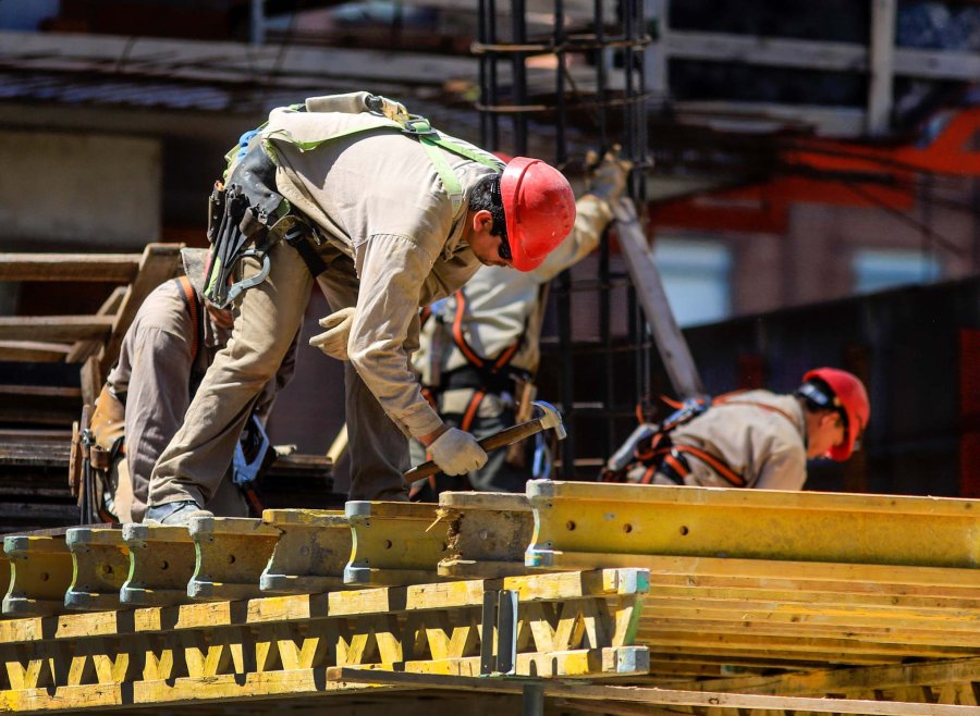 FOTO ARCHIVO CRISIS. La construcci&oacute;n es uno de los sectores en los que m&aacute;s empleo se destruy&oacute;.