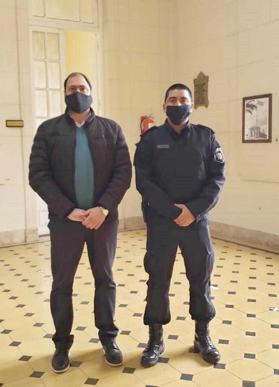FOTO PRENSA COMUNA// NUEVO JEFE// El titular comunal junto al nuevo jefe de la comisar&iacute;a local. CEMENTERIO// Fueron ejecutadas tareas de mantenimiento en espacios de uso com&uacute;n.