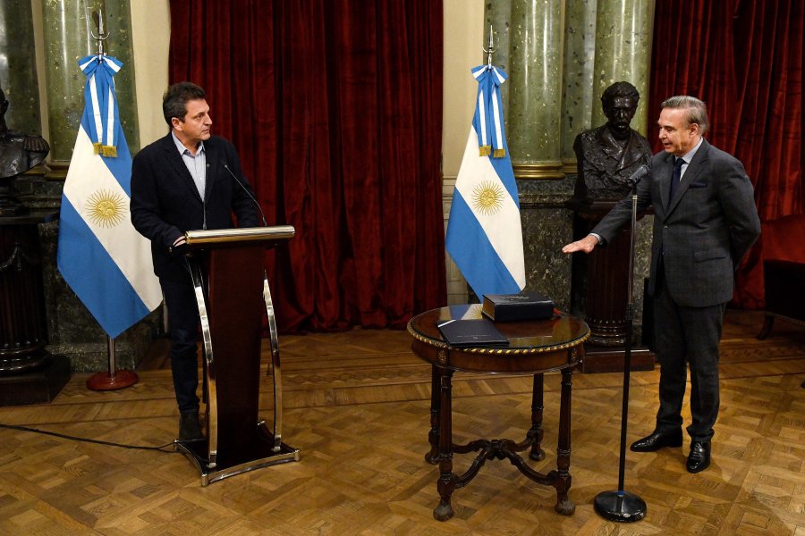 FOTO NA ASUNCION. Sergio Massa le tom&oacute; juramento a Miguel Angel Pichetto.