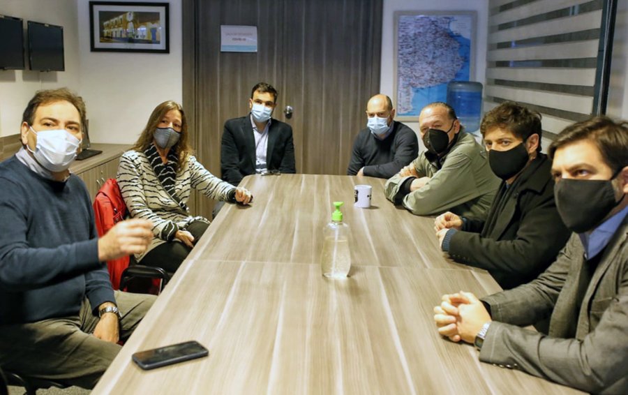 FOTO NA EN LA PLATA. Axel Kicillof propici&oacute; la reuni&oacute;n entre Frederic y Berni.