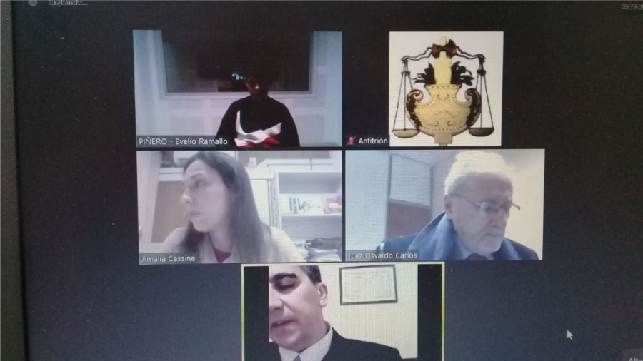 FOTO OGJ AUDIENCIA POR ZOOM. Deliberaron el juez Osvaldo Carlos, el fiscal Carlos Vottero y la abogada defensora Amalia Cassina.