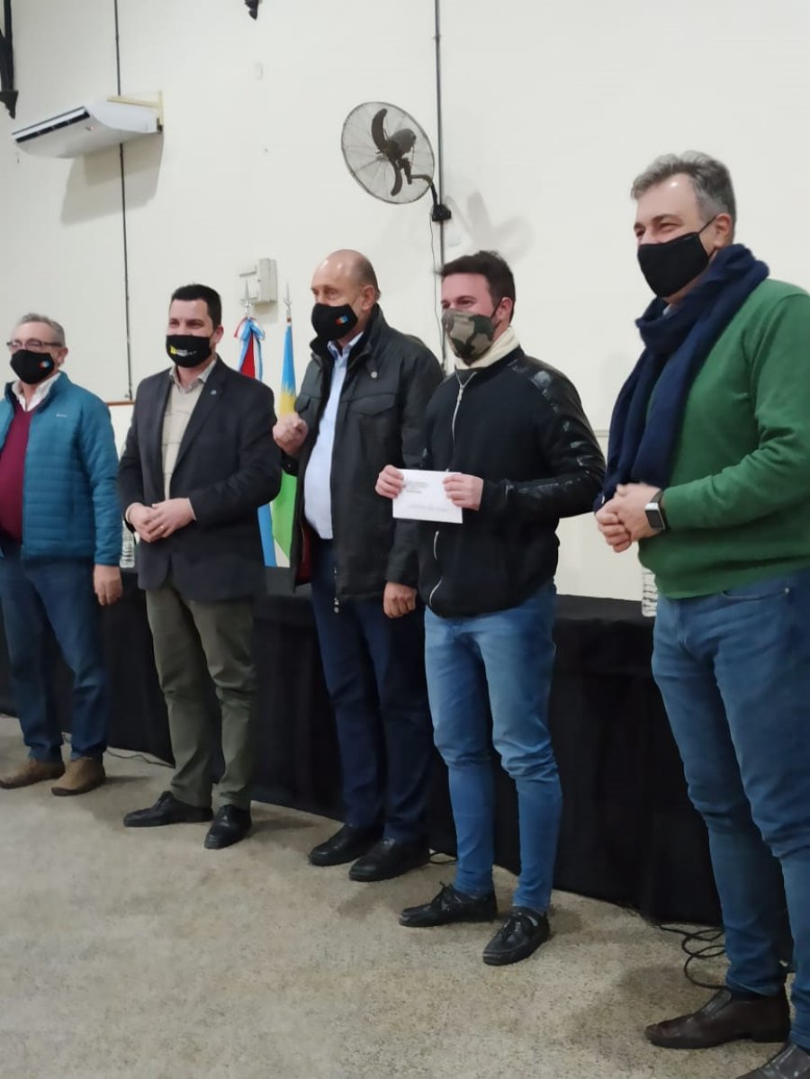 FOTO PRENSA COMUNA// CR&Eacute;DITOS//Diez emprendedores humbertinos se vieron beneficiados.