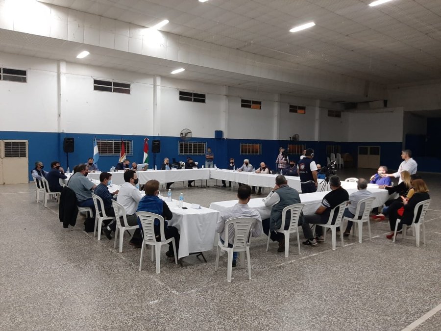 FOTO PRENSA FM// REUNI&Oacute;N./ Vista general del reciente encuentro en Mois&eacute;s Ville.