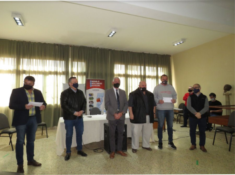 FOTO PRENSA MUNICIPALIDAD// ENTREGA// Un instante de la actividad cumplida el pasado lunes.