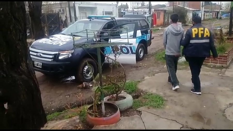 FOTO MIN. DE SEG. NACION DETENIDO. Se realizaron 15 allanamientos en las provincias de Buenos Aires, Santa Fe, Chaco, Salta, C&oacute;rdoba y R&iacute;o Negro.