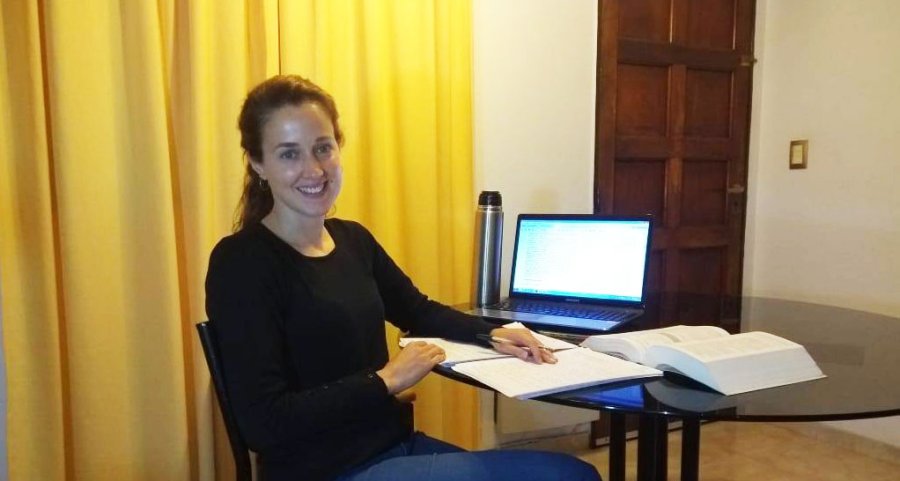 FOTO INTERNET VACAS. Se trabaja para fortalecer el sistema inmune.  FOTO INTERNET GEORGINA TIRABOSCHI. Dijo que se trabaja en alternativas terap&eacute;uticas.