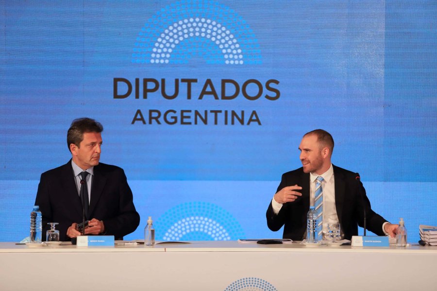 FOTO NA PRESENTACION. Massa y Guzm&aacute;n en la C&aacute;mara de Diputados.