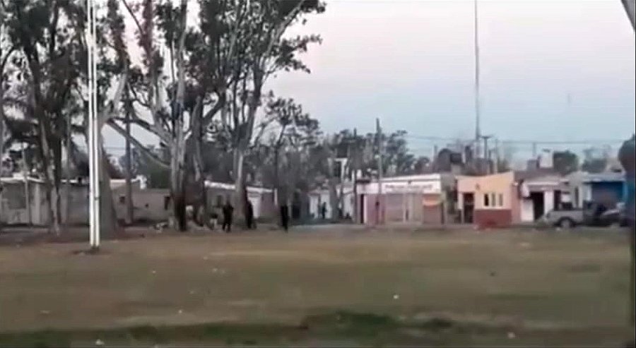 CAPTURA DE VIDEO FRONTERA. Entre las corridas y los gritos en el video, se o&iacute;an m&uacute;ltiples detonaciones de arma de fuego.