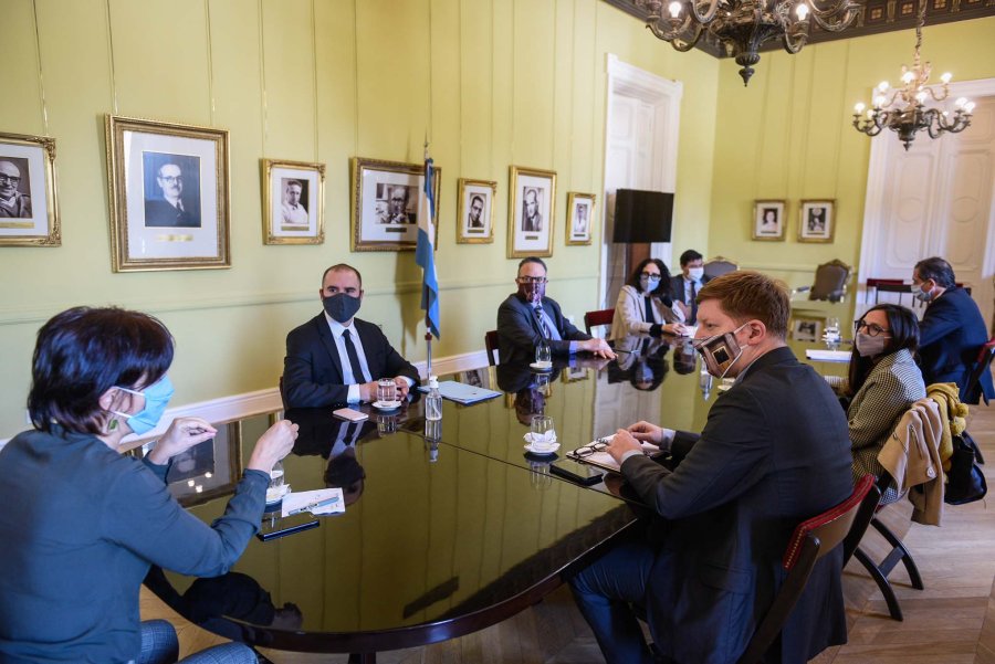 FOTO NA GABINETE ECONOMICO. Evalu&oacute; el plan de ayuda a empresas con fondos para salarios.