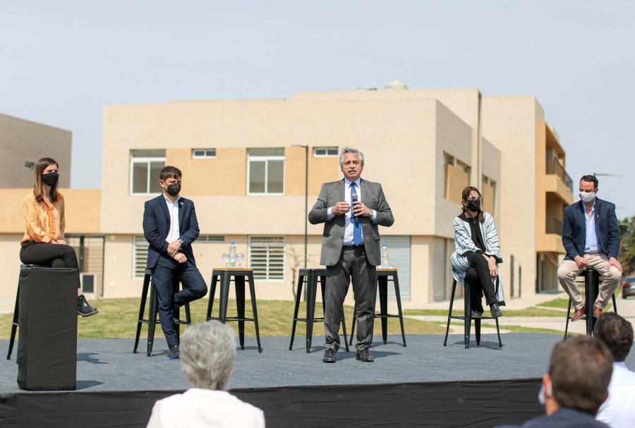 FOTO NA VIVIENDAS. El presidente durante el acto realizado en San Antonio de Areco.