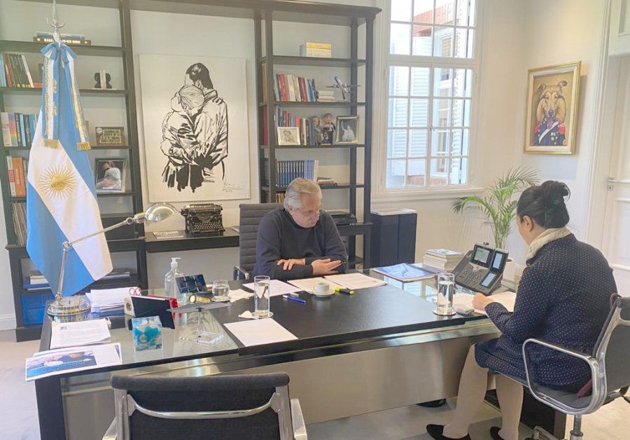 FOTO NA CONVERSACION. Del presidente Fern&aacute;ndez con su par chino Xi JinPing.