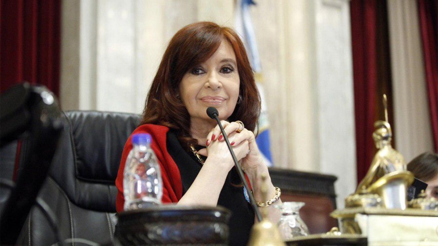 CRISTINA FERNANDEZ. Presidenta del Senado.