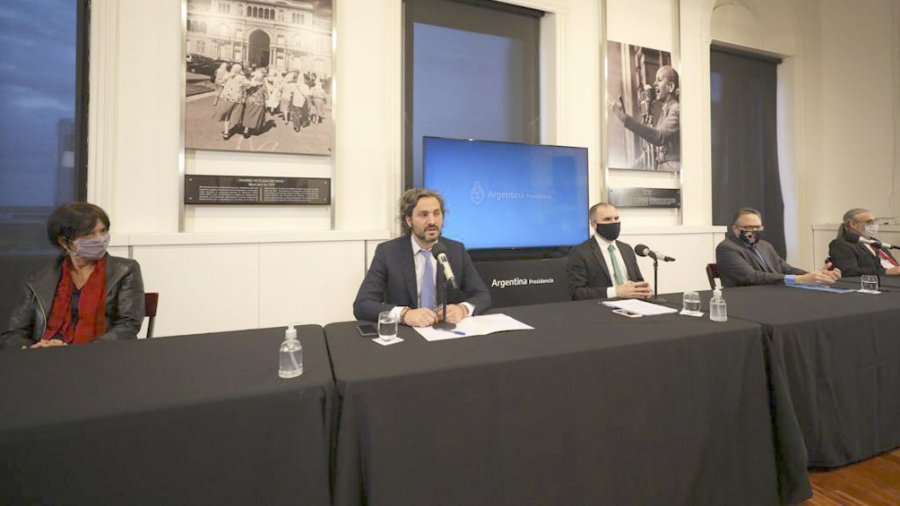 FOTO NA ANUNCIO CLAVE. La primera plana ministerial present&oacute; un conjunto de medidas en busca de reactivar la econom&iacute;a.