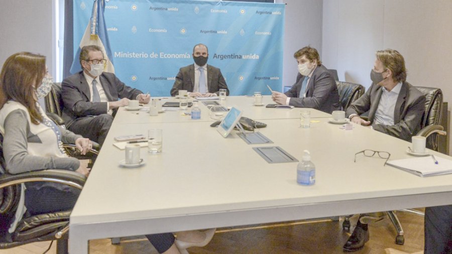 FOTO TELAM PRIMER ENCUENTRO. Guzm&aacute;n, Pesce y Sergio Chodos recibieron Julie Kozack y Luis Cubeddu