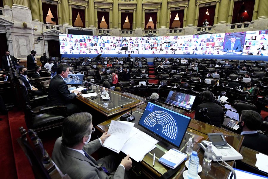 FOTO NA DIPUTADOS. Comenz&oacute; una larga sesi&oacute;n que segu&iacute;a anoche con el tratamiento de la ley de Econom&iacute;a del Conocimiento.