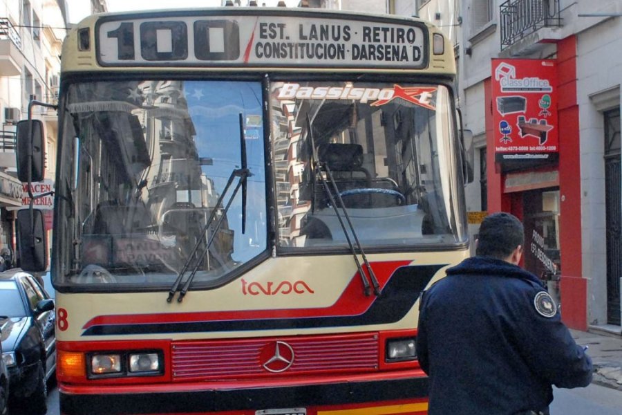 FOTO INTERNET ESCENARIO. Momentos de tensi&oacute;n y muerte se vivieron en el colectivo.