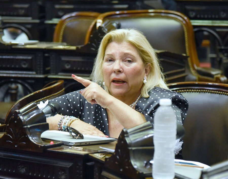 FOTO ARCHIVO  ELISA CARRIO. "Honorabil&iacute;sima senadora de la Naci&oacute;n Sacnun. No quiero entrometerme en tan Alta y Suprema C&aacute;mara".