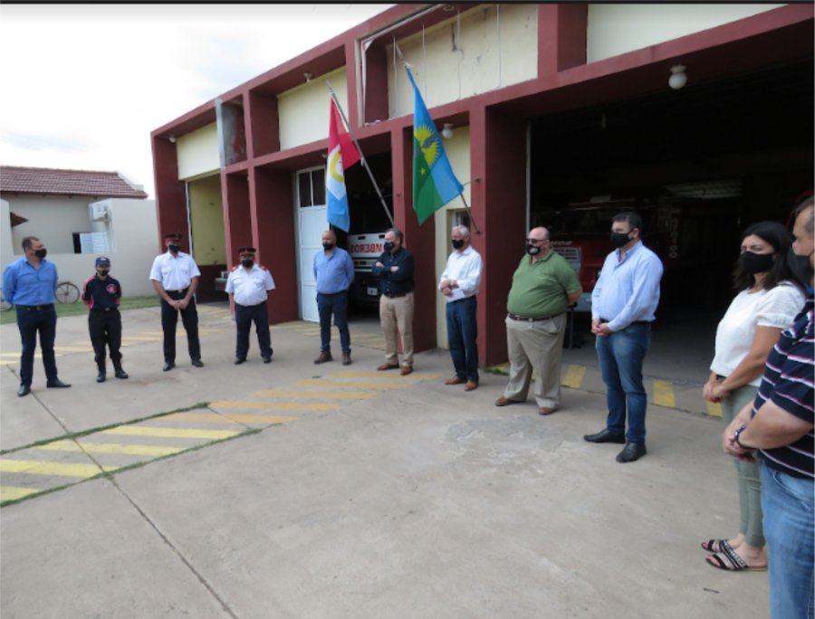 FOTO PRENSA MUNICIPALIDAD// RECORRIDA./ El senador y dem&aacute;s autoridades en una de las acciones cumplidas el lunes.