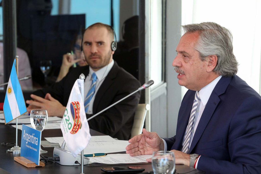 FOTO NA G20 VIRTUAL. Fern&aacute;ndez, junto a Guzm&aacute;n, por videoconferencia.