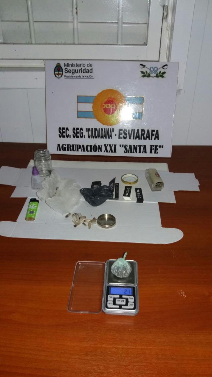 FOTO GNA INCAUTADO. Marihuana en forma de "porros".