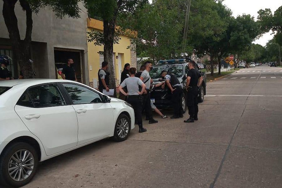 FOTO LA OPINION DETENCIONES. Tuvieron lugar ayer en barrio Mosconi de Rafaela.