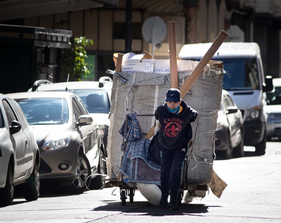 FOTO NA DRAMA. Argentina, en lugar de reducir la pobreza, la aumenta.