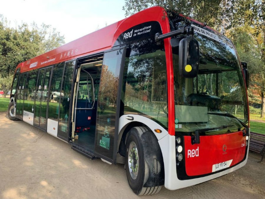 FOTO INTERNET MILAN. Adquiere 250 autobuses eléctricos para el transporte público.  FOTO INTERNET BUS LAS CONDES. Se estrenó en Chile el moderno bus-tranvía eléctrico de la empresa francesa Alstom.