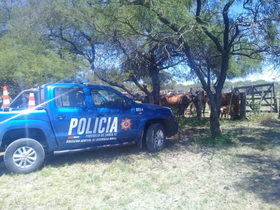 FOTO JPSF GUARDIA RURAL &ldquo;LOS PUMAS&rdquo;. Se hicieron presentes en el establecimiento ganadero damnificado.