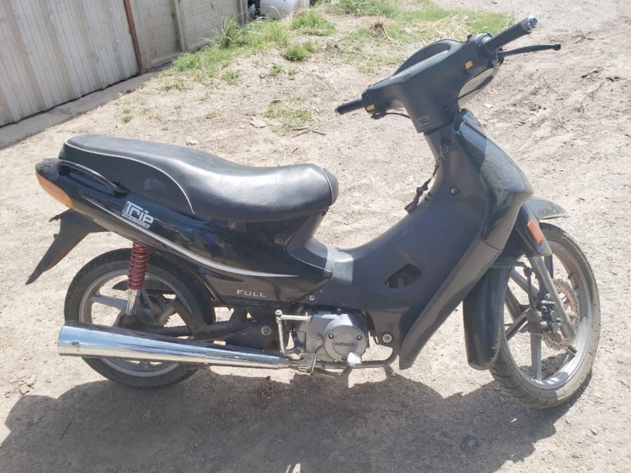 FOTO LA OPINION RECUPERADA. Una de las motocicletas robadas.