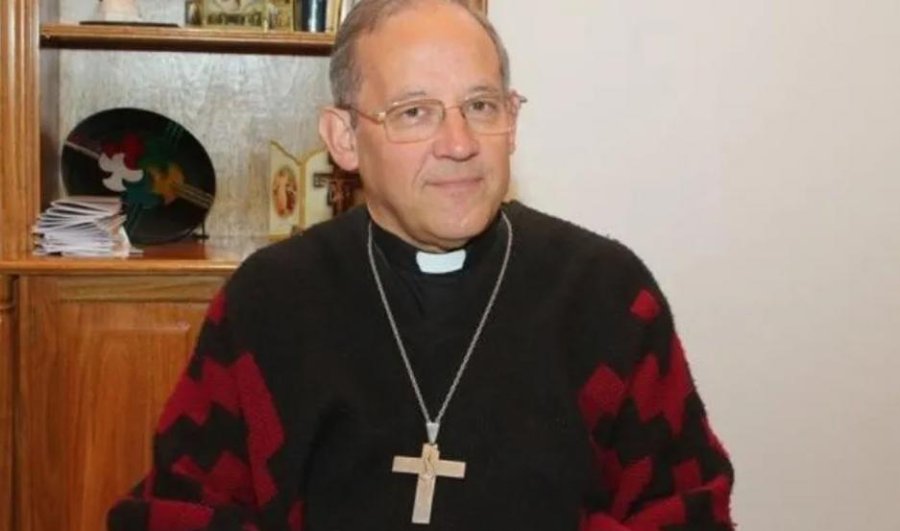 FOTO INTERNET EDUARDO M. TAUSSIG. El obispo agredido por un p&aacute;rroco.