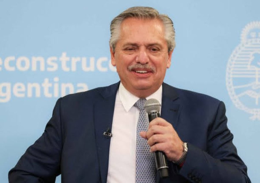 FOTO NA ALBERTO FERNANDEZ. Se&ntilde;al&oacute; que la vacuna es "de excelente nivel m&eacute;dico".