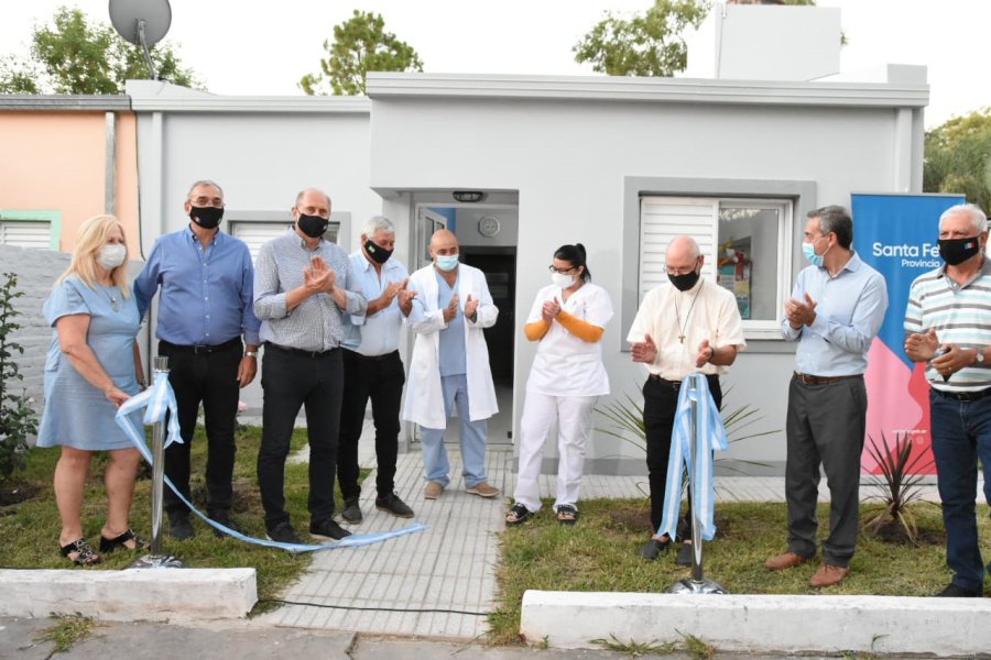 FOTO PRENSA AC// AURELIA. Tradicional corte de cintas en la inauguración del Centro de Salud. SAGUIER. Las autoridades  también  inauguraron el Centro de Salud.