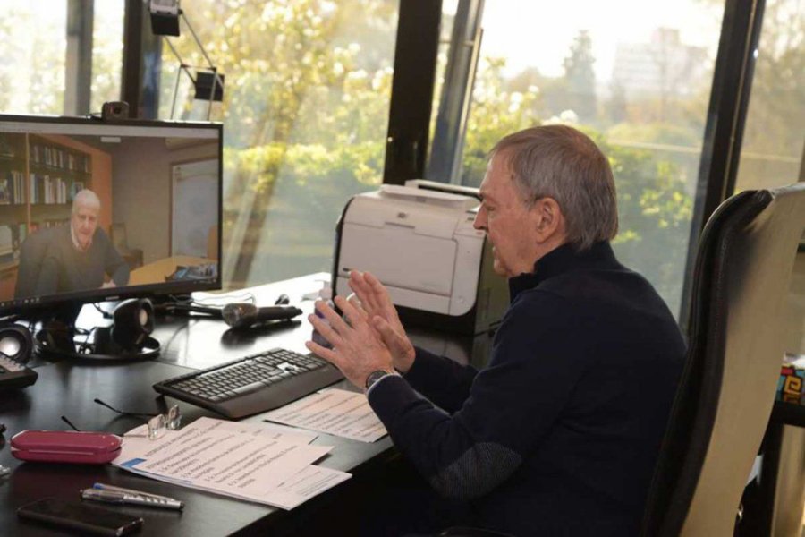 FOTO NA JUAN SCHIARETTI. El Gobernador dijo que "la deuda empieza a vencer en el 2023".