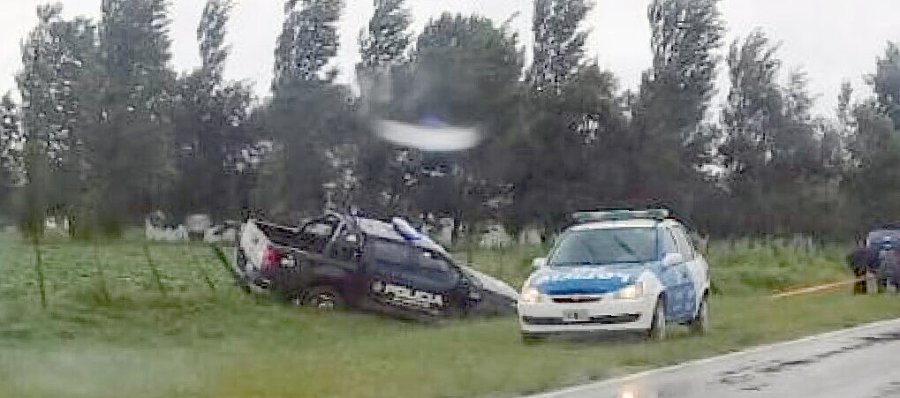 FOTO EL ESPERANCINO PATRULLERO. Sali&oacute; de la ruta hasta el alambrado.
