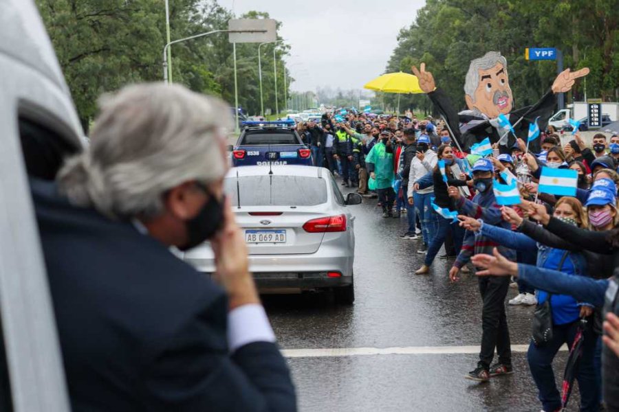 FOTO NA ALBERTO FERNANDEZ. Durante la visita que realiz&oacute; ayer a la provincia de Tucum&aacute;n.